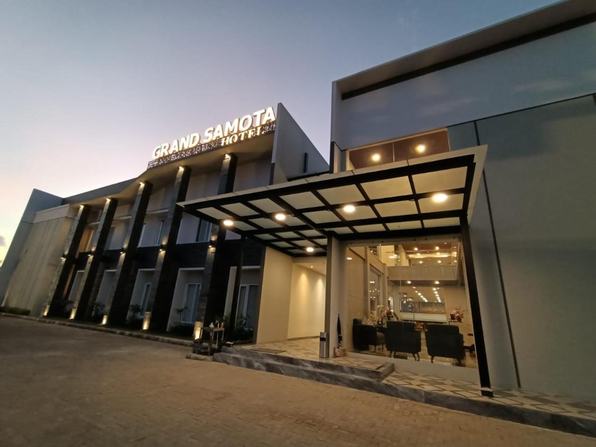 Grand Samota Hotel Sumbawa Extérieur photo