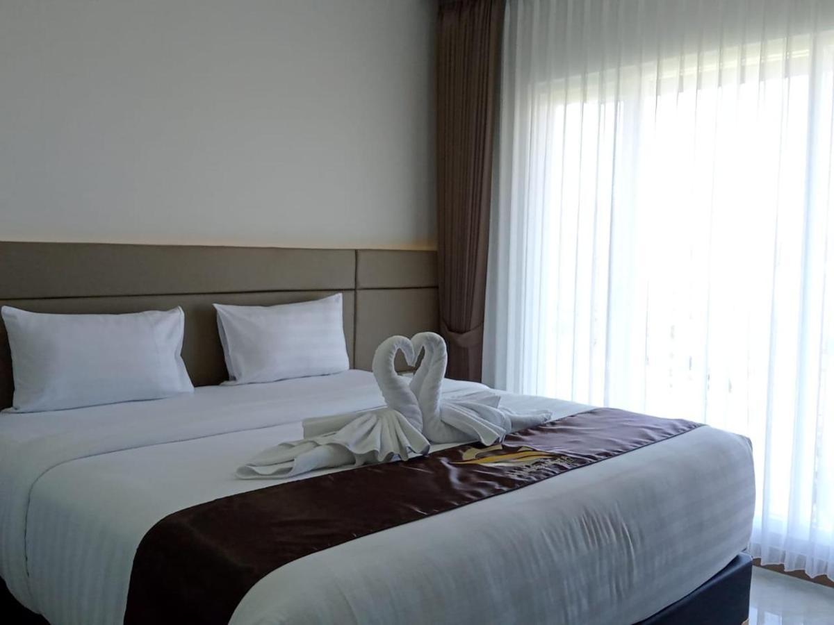 Grand Samota Hotel Sumbawa Extérieur photo