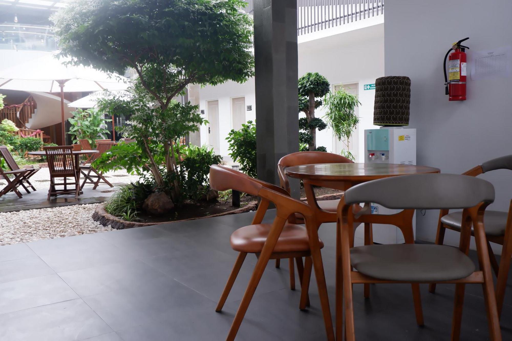 Grand Samota Hotel Sumbawa Extérieur photo